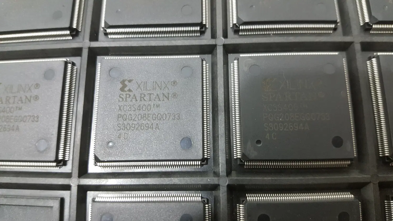 Xilinx XC3S400-4PQG208C|قطعات و لوازم جانبی رایانه|تهران, شهرک کوهسار|دیوار