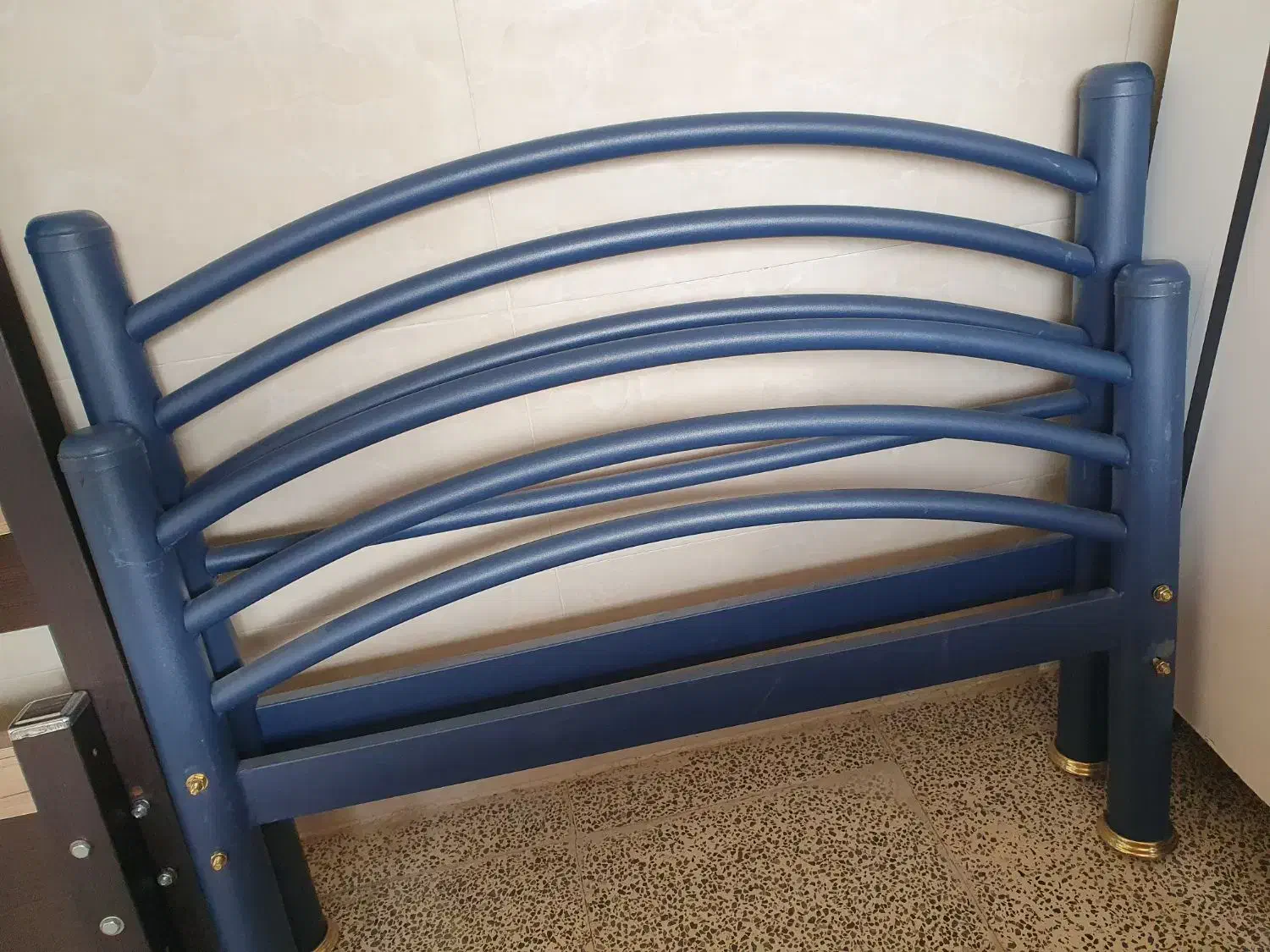 تخت و تشک یکنفره|تشک تختخواب|فشم, |دیوار