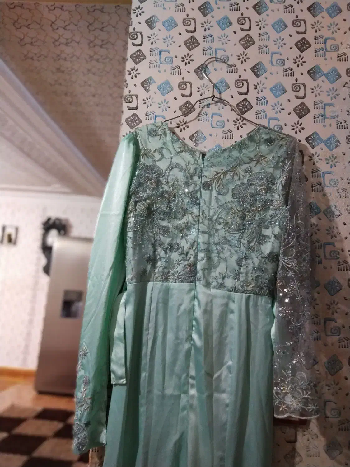 لباس مجلسی|لباس|ورامین, ورامین|دیوار