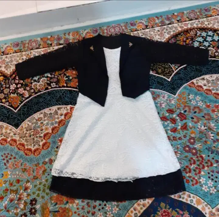 پالتو، پیراهن مجلسی|لباس|شیروان (خراسان), |دیوار