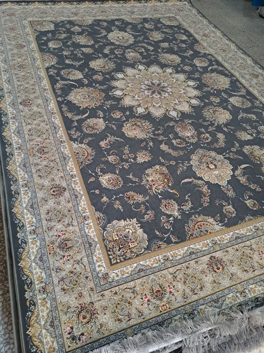 فرش ۱۲۰۰ شانه زیر قیمت بازار|فرش|رشت, جماران|دیوار