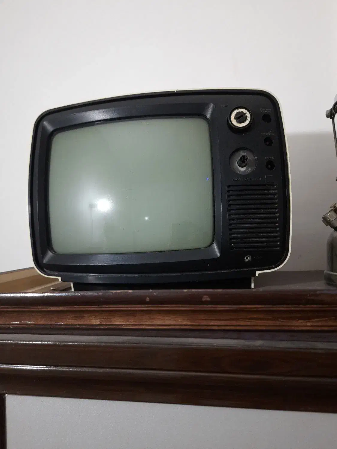 تلویزیون قدیمی عتیقه|تلویزیون و پروژکتور|تبریز, |دیوار