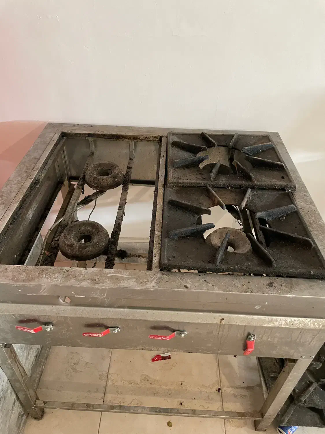 اجاق گاز صنعتی ۴ شعله همراه با یک صفحه چدنی|کافی‌شاپ و رستوران|مشهد, فلسطین|دیوار