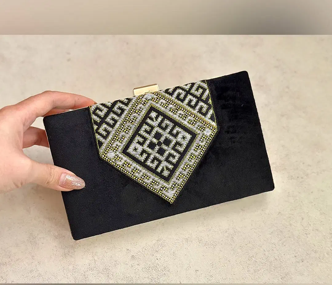 کیف دستی زنانه سوزن دوزی شده|لباس|هامون, |دیوار