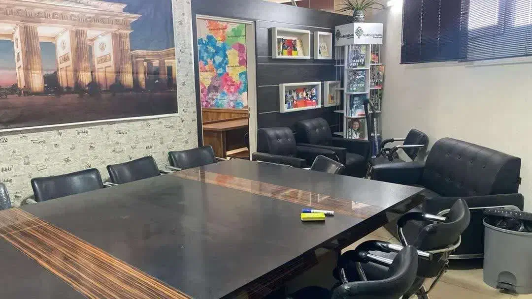 اجاره کلاس آموزشی چهارباغ بالا|اجارهٔ کوتاهمدت دفتر کار و فضای آموزشی|اصفهان, سعادتآباد|دیوار