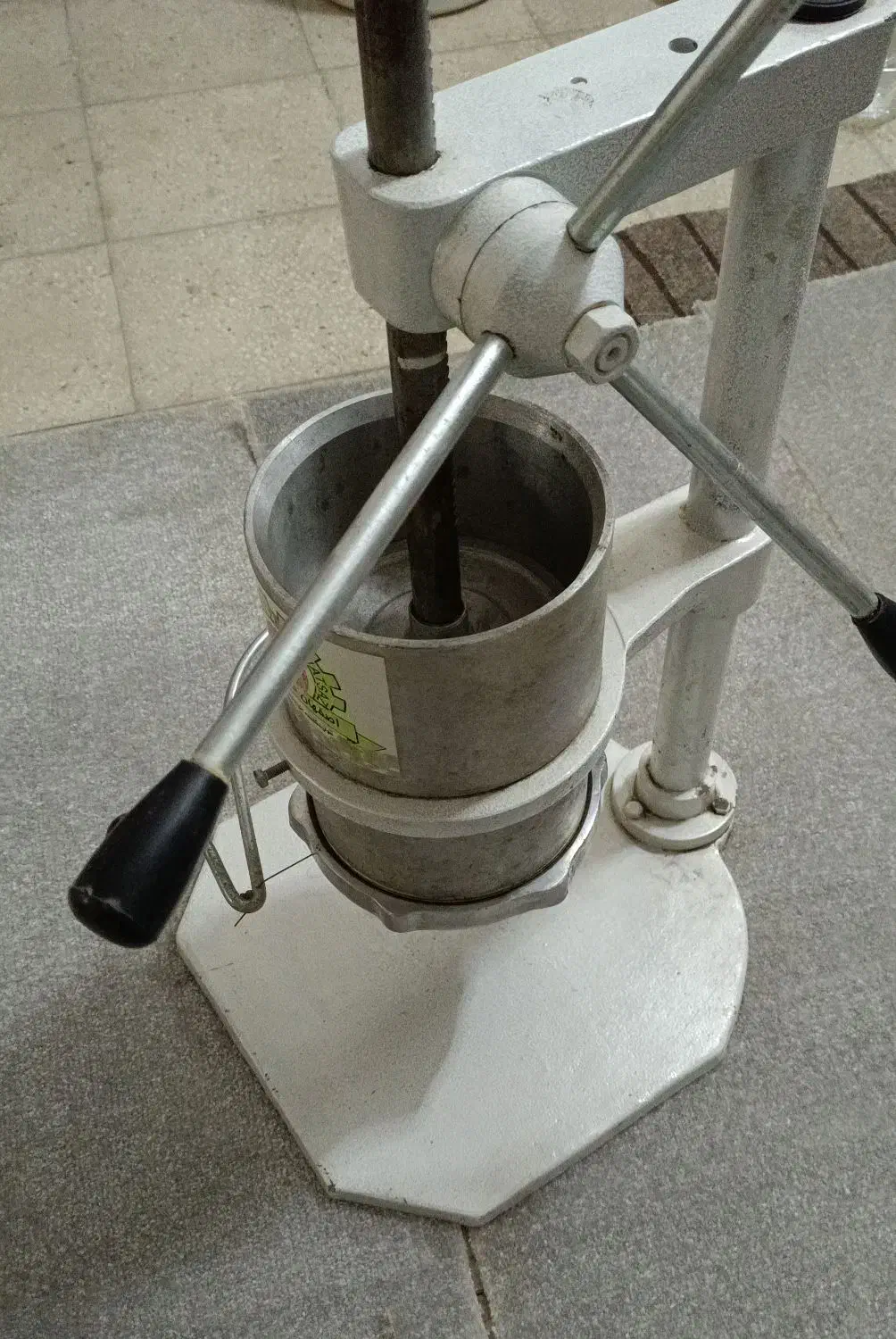 دستگاه بامیه زن دستی|ماشین‌آلات صنعتی|آران و بیدگل, |دیوار