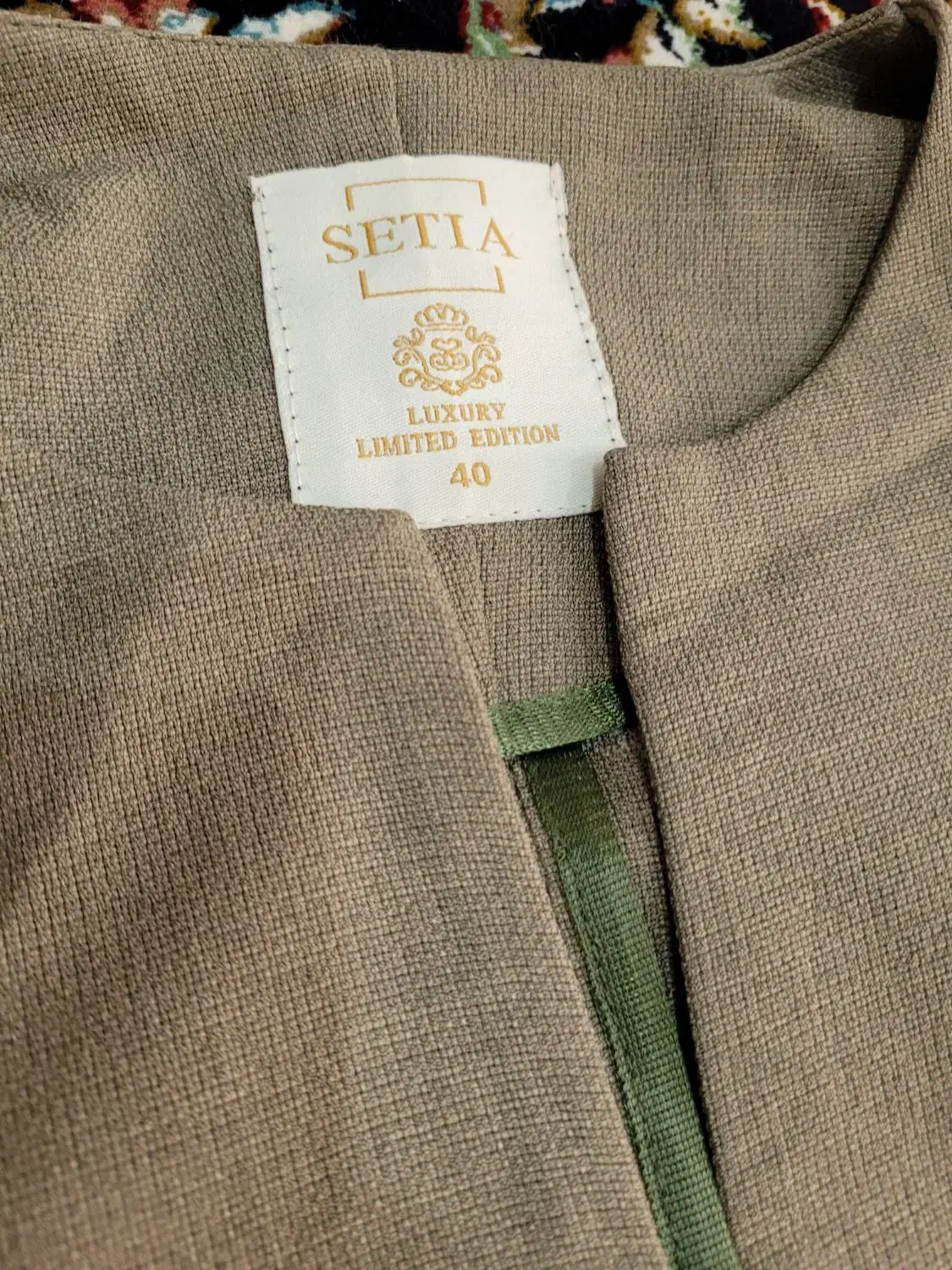 مانتو کتی مزونی|لباس|فردوس (خراسان), |دیوار