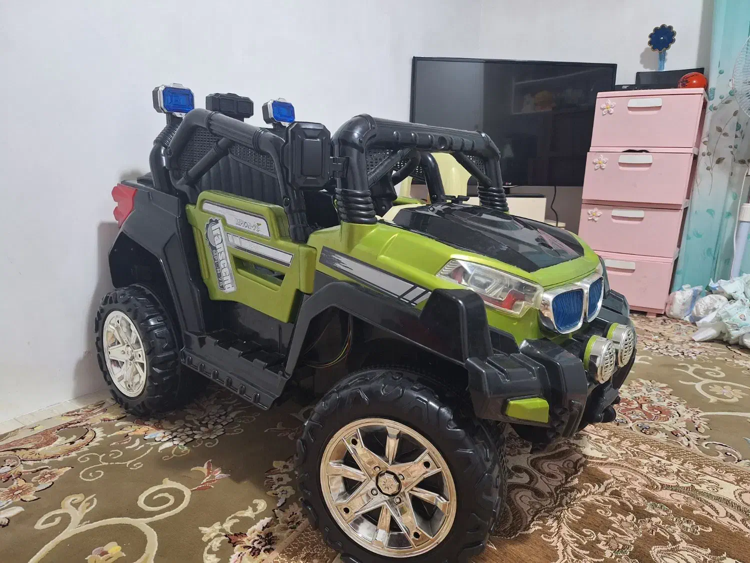 ماشین شارژی دو نفره|اسباببازی بچه|قروه, |دیوار