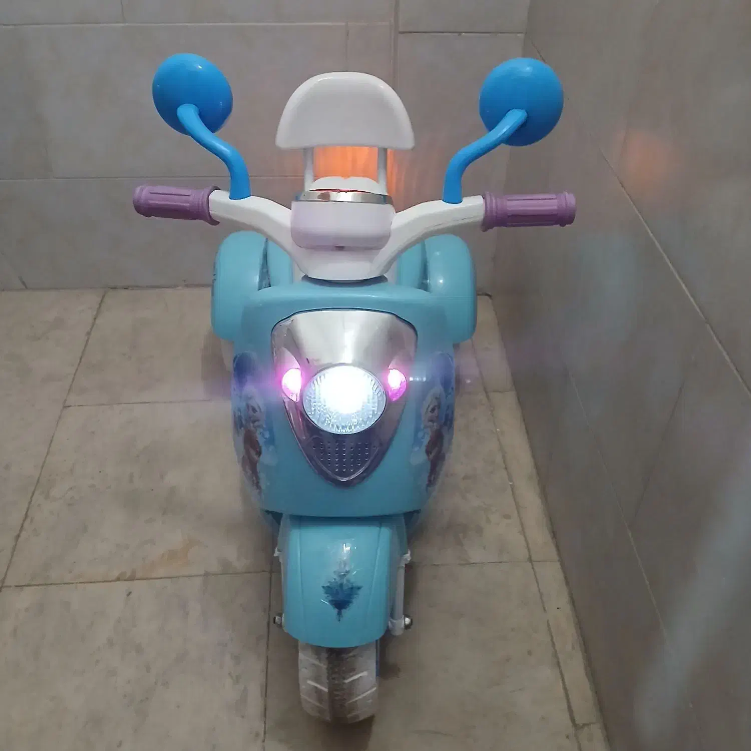 موتور طرح وسپای الیسا|اسباببازی|تهران, باغ خزانه|دیوار