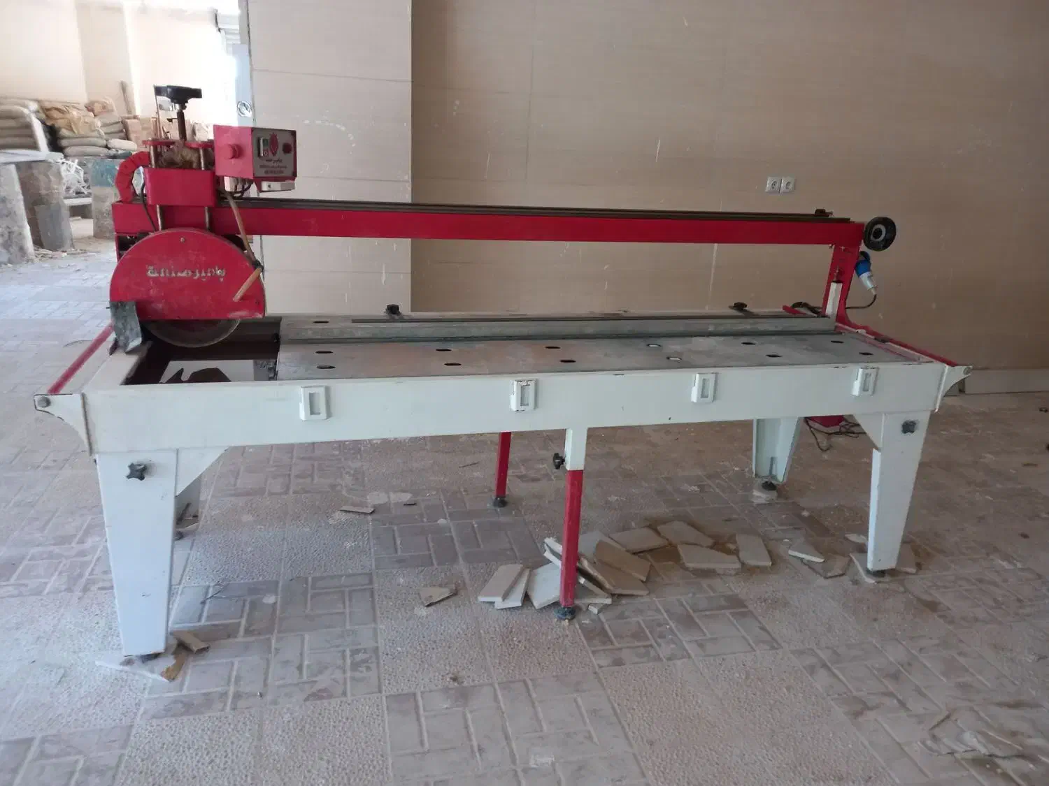 فروش یک عدد دستگاه سنگ بری در حد نو|ماشینآلات صنعتی|زیباشهر, |دیوار