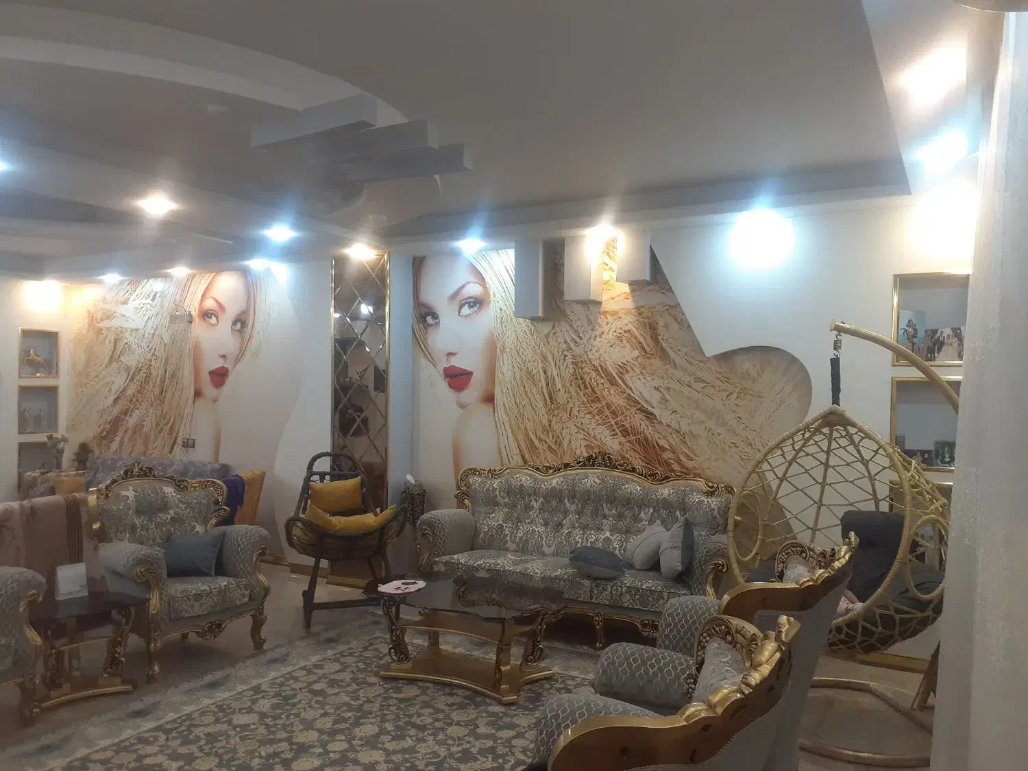 نقاشی ساختمان نصب کاغذ دیواری وپوستر انجام می شود|خدمات پیشه و مهارت|تهران, زیبادشت|دیوار