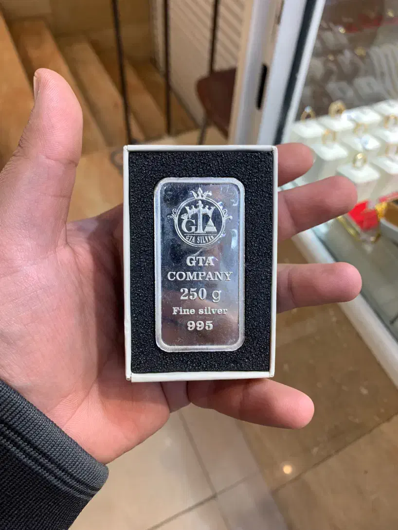 ساچمه و شمش نقره|جواهرات|شیراز, شاهچراغ|دیوار