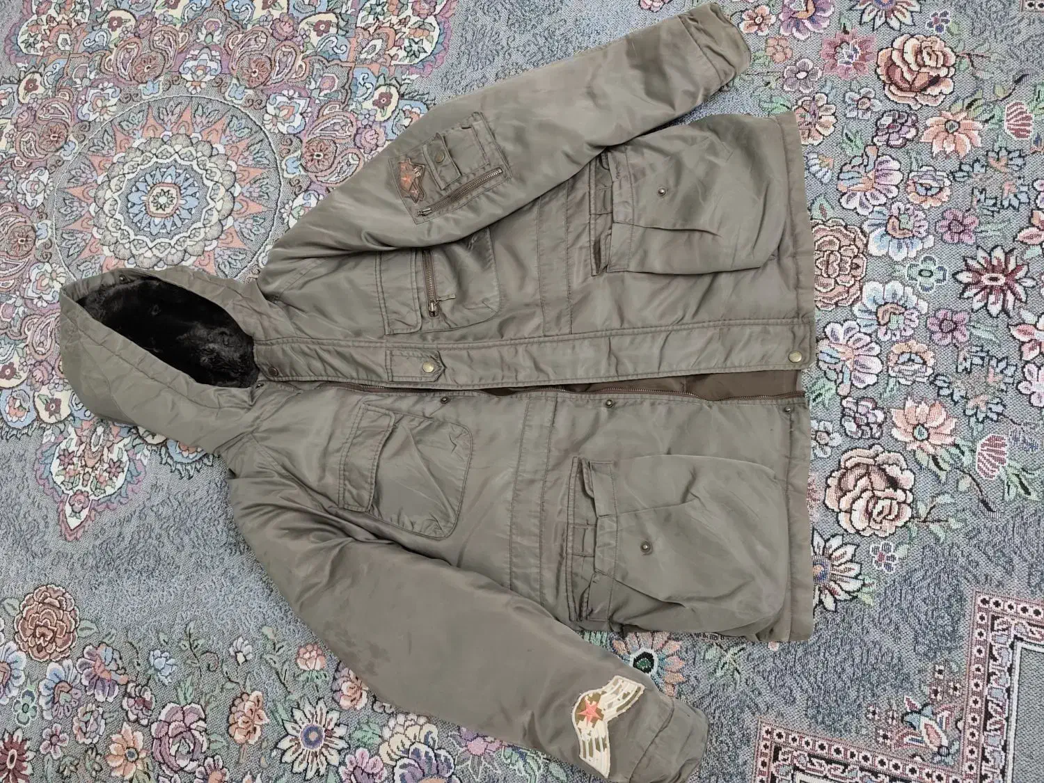 کاپشن پر basic house|لباس|مشهد, یاس|دیوار