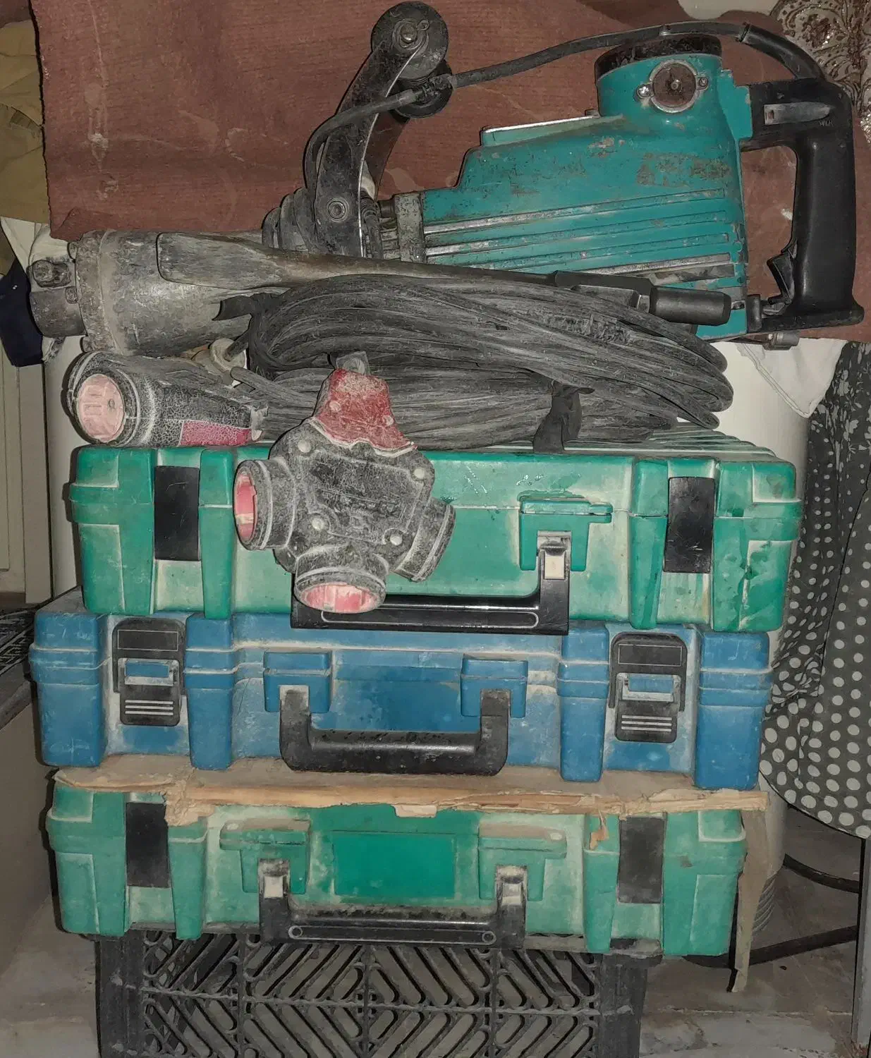 تخریب کار|خدمات پیشه و مهارت|گنبد کاووس, |دیوار