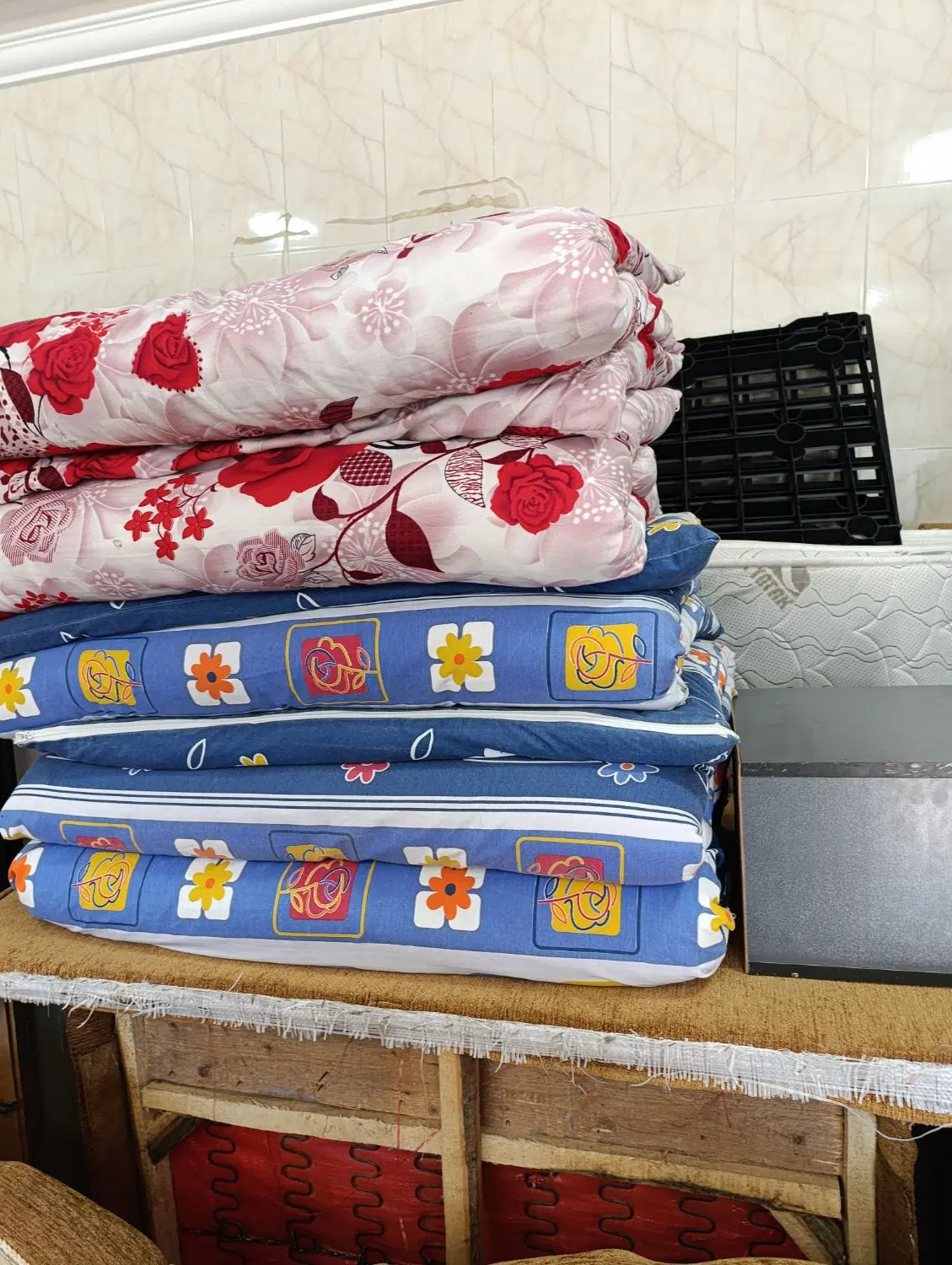 تشک|رختخواب، بالش، پتو|مهاباد (آذربایجان غربی), |دیوار