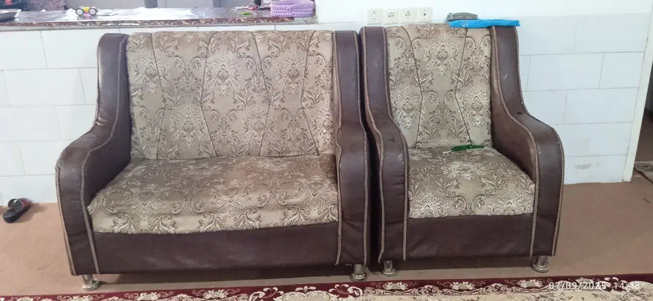 یک دست مبل هفت‌نفره|مبلمان خانگی و میز عسلی|زارچ, |دیوار