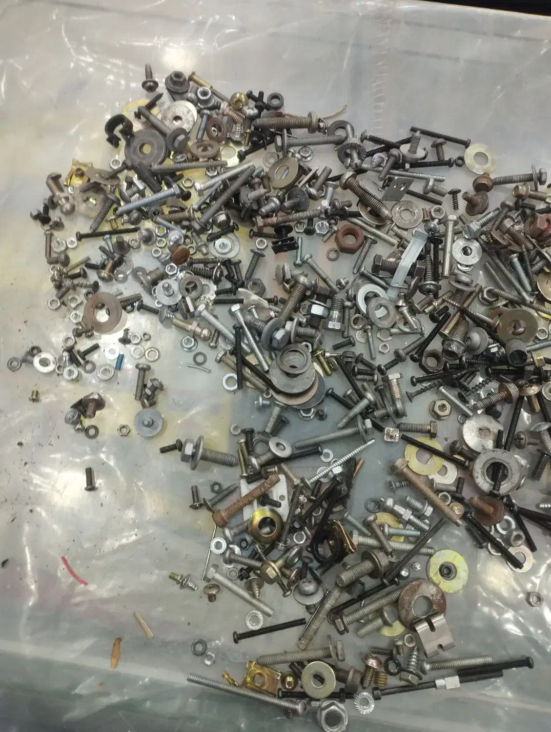 به یک کارگر سالم و کاری نیازمندیم|استخدام صنعتی، فنی، مهندسی|ملایر, |دیوار