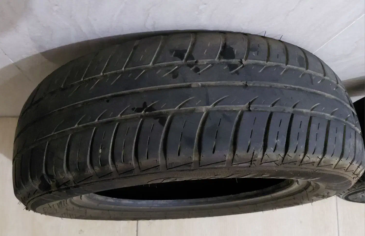 لاستیک پراید.  و پخش صوتی  مگسیدر|قطعات یدکی و لوازم جانبی|انگوران, |دیوار