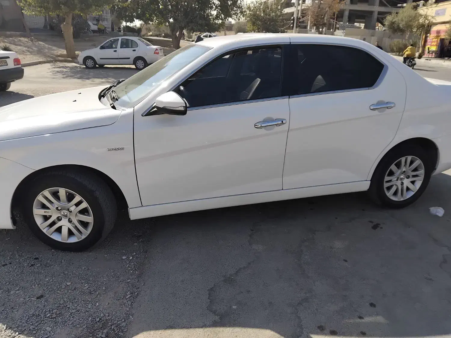 دنا پلاس مدل ۹۸|خودرو سواری و وانت|اصفهان, شهرک امام خمینی|دیوار