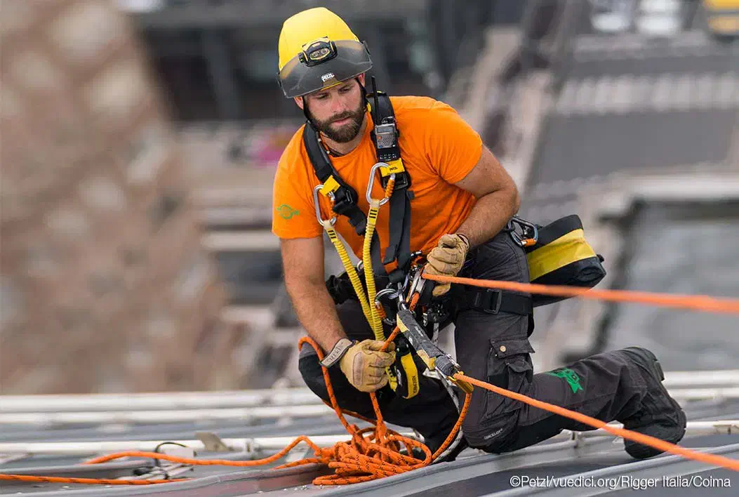 کار در ارتفاع،شست و شوی نما،ایمن سازی نما،راپل|خدمات پیشه و مهارت|اصفهان, خلجا|دیوار