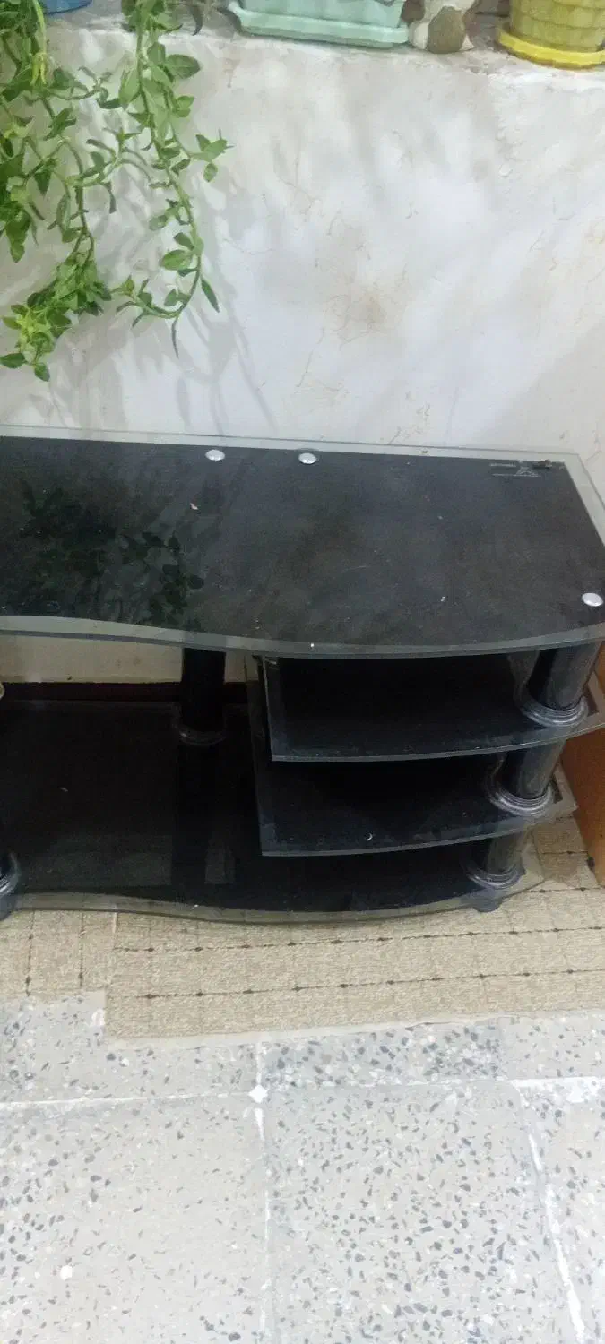 جا کفشی در حد نو زیر تلوزیون و۳ تا پشتی در حد نو|جاکفشی، کمد، دراور|گتوند, |دیوار