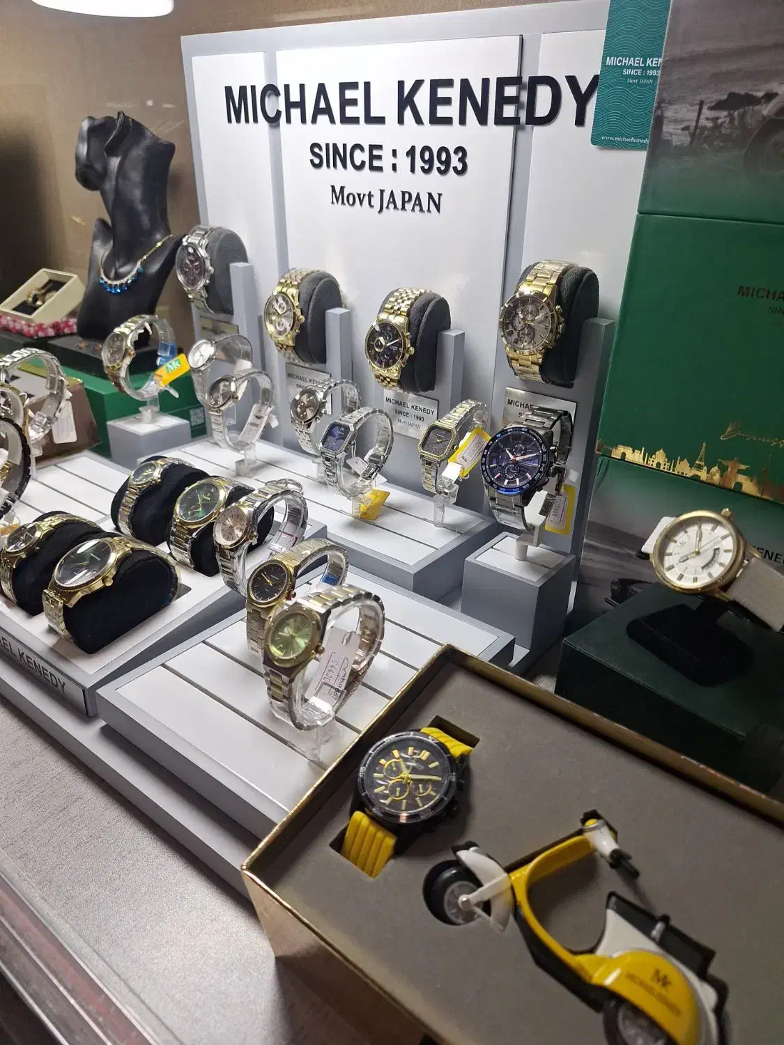 همکار خانم جهت کار در ساعت فروشی|استخدام بازاریابی و فروش|تبریز, |دیوار