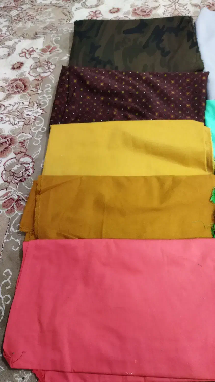 تعدادی پارچه|لوازم خیاطی و بافتنی|الوند, |دیوار