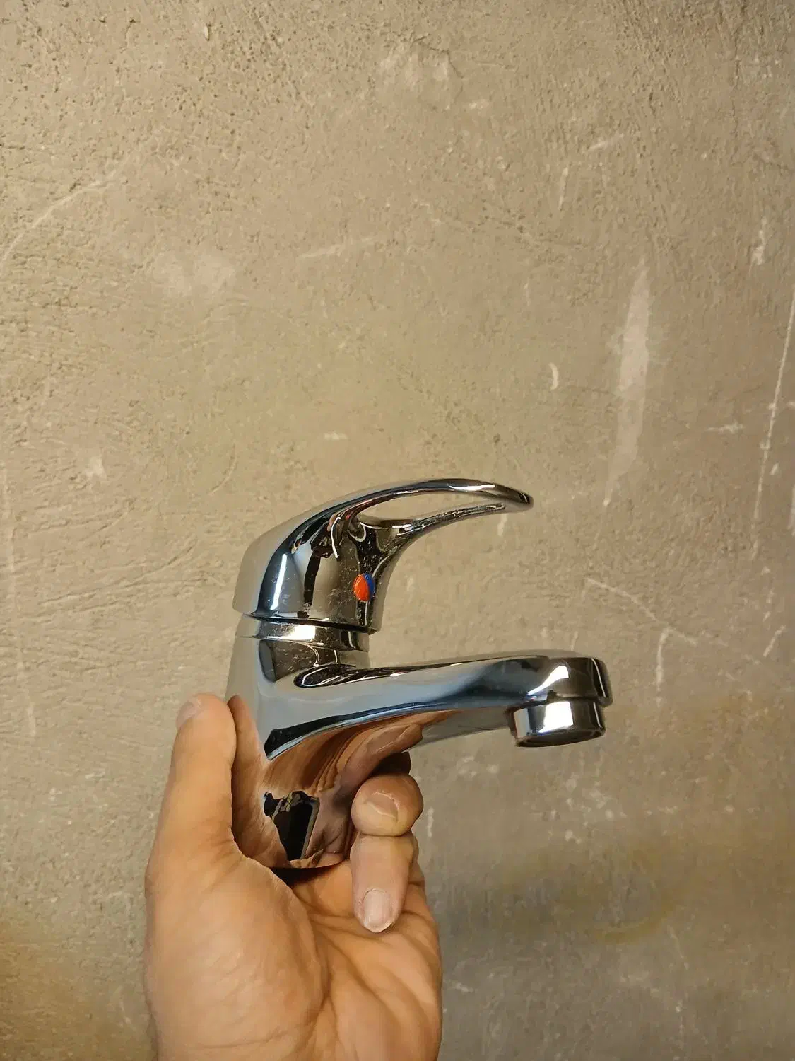 ۸ تا شیر روشویی و ۱۳ تا شیر سینک برند گرومیکس|مصالح و تجهیزات ساختمان|تهران, الهیه|دیوار