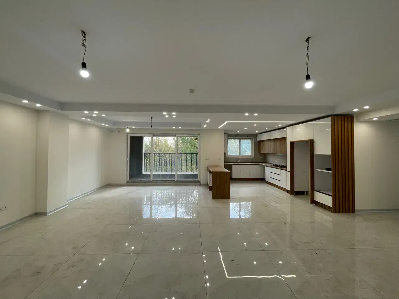 واحد آپارتمان ۲۰۰ متری ، نوساز ، سروستان پاسداران