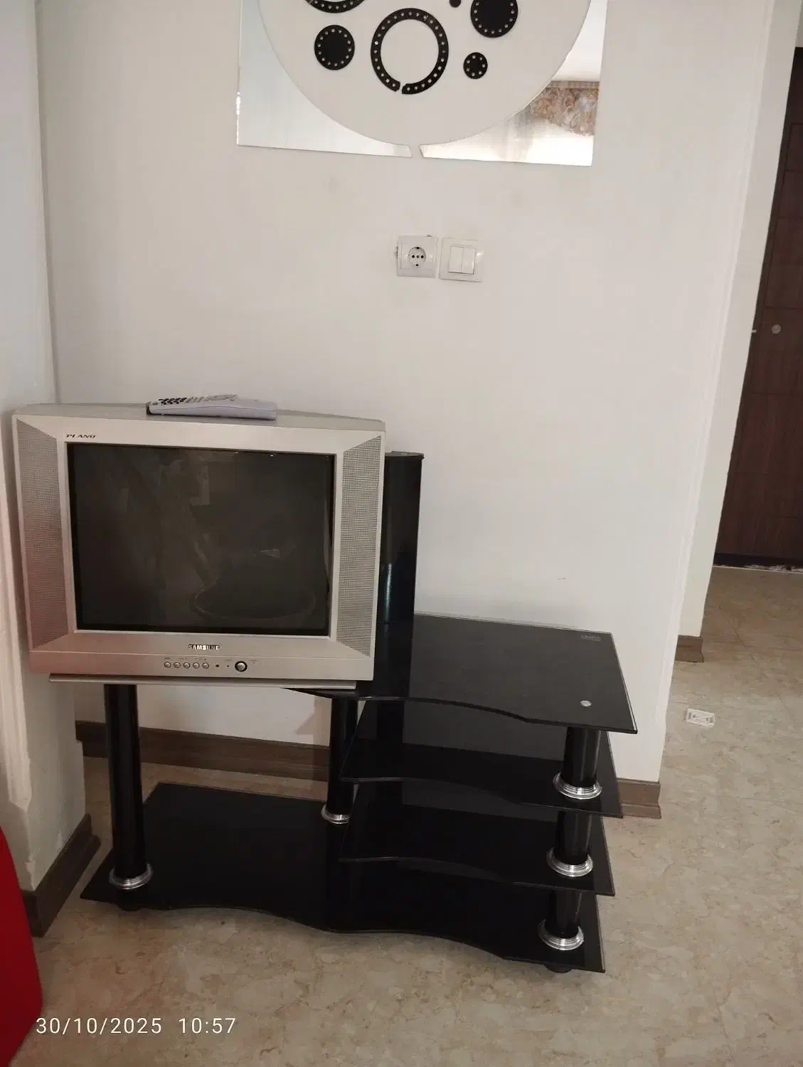 تلویزیون ومیز تلویزیون|تلویزیون و پروژکتور|خرمآباد, |دیوار