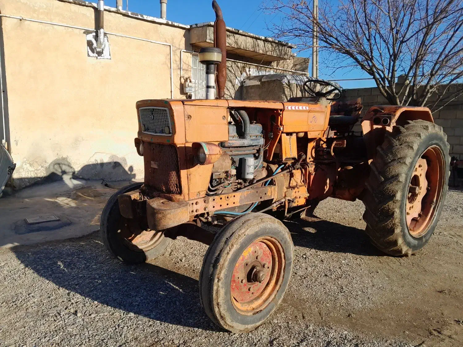 تراکتور رومانی|خودرو سنگین|صحنه, |دیوار