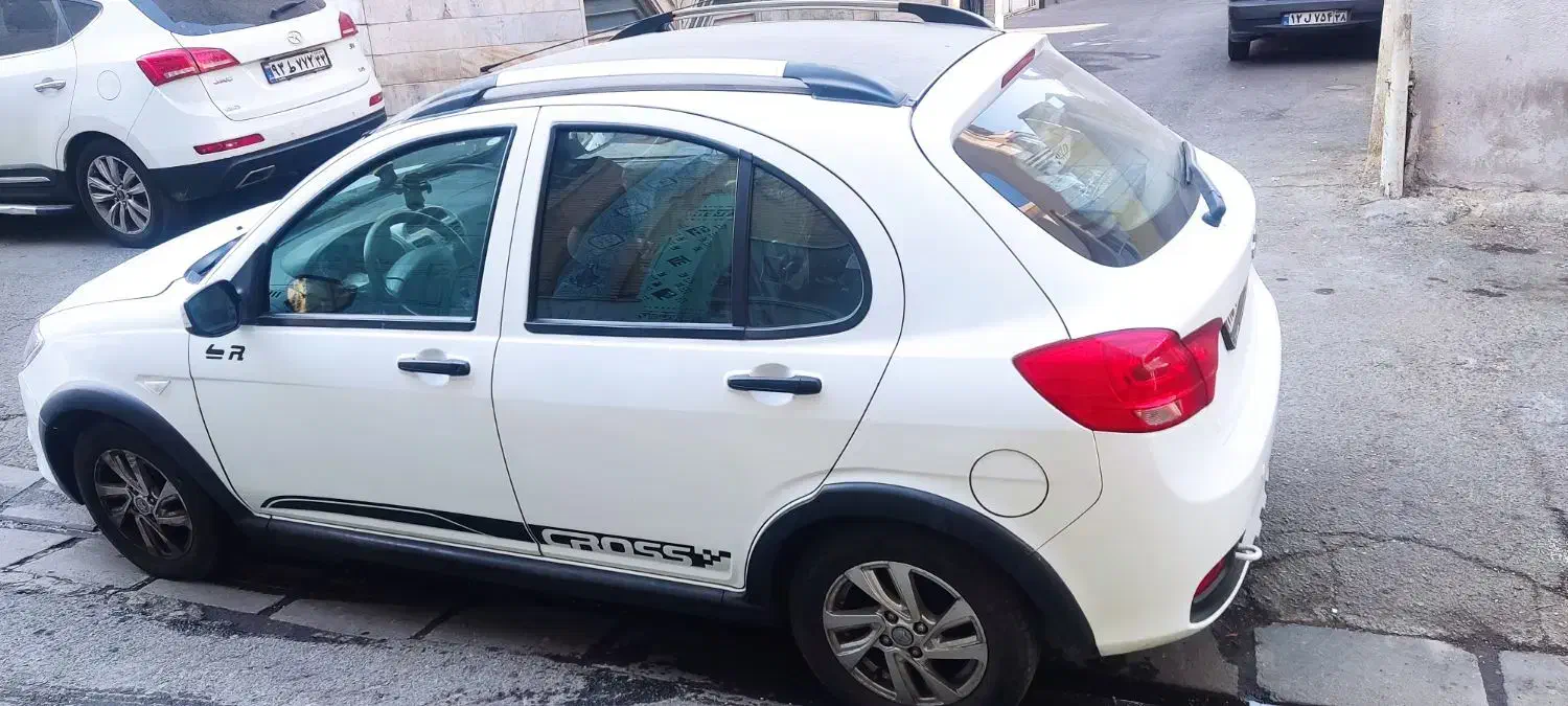 کوییک سواری هاچ بک سفید ، سقف مشکی|خودرو سواری و وانت|تهران, مقدم|دیوار