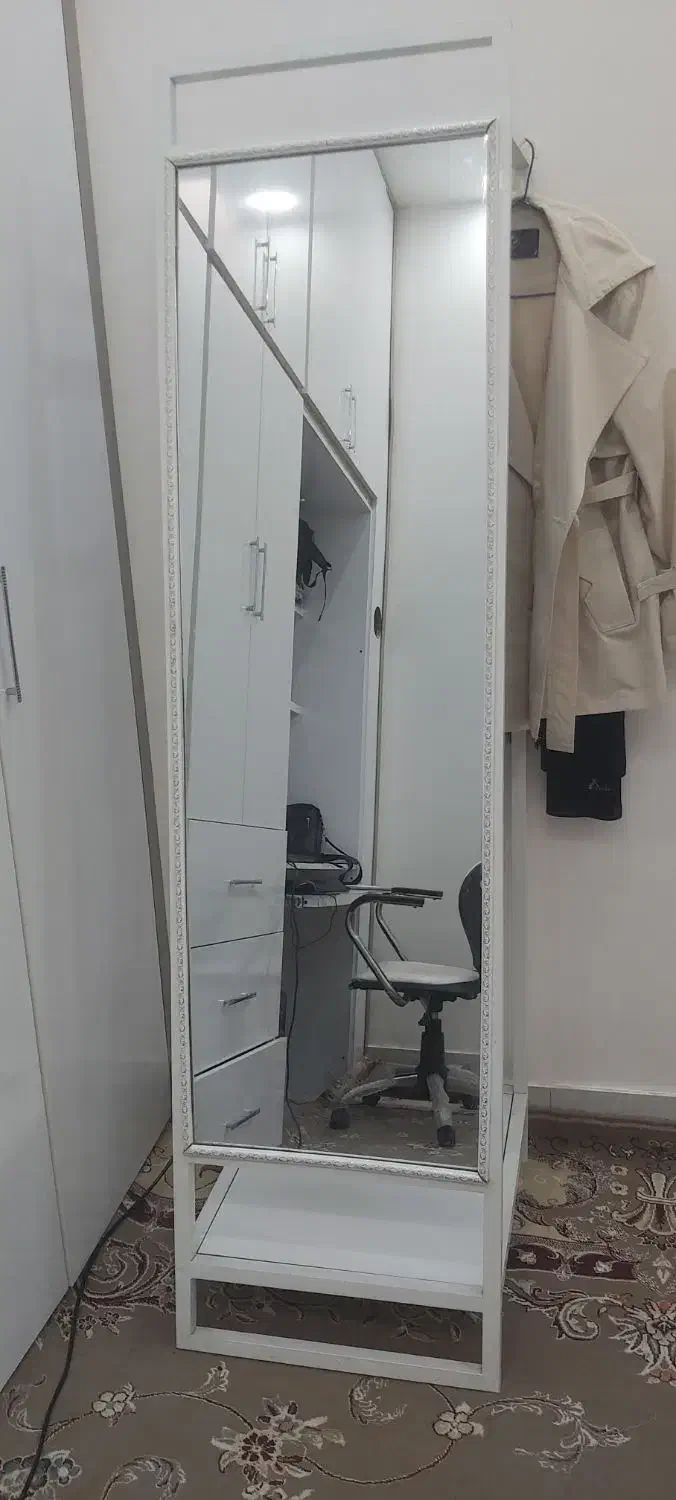 آینهایستاده قدی در حد نو|آینه|کاشمر, |دیوار