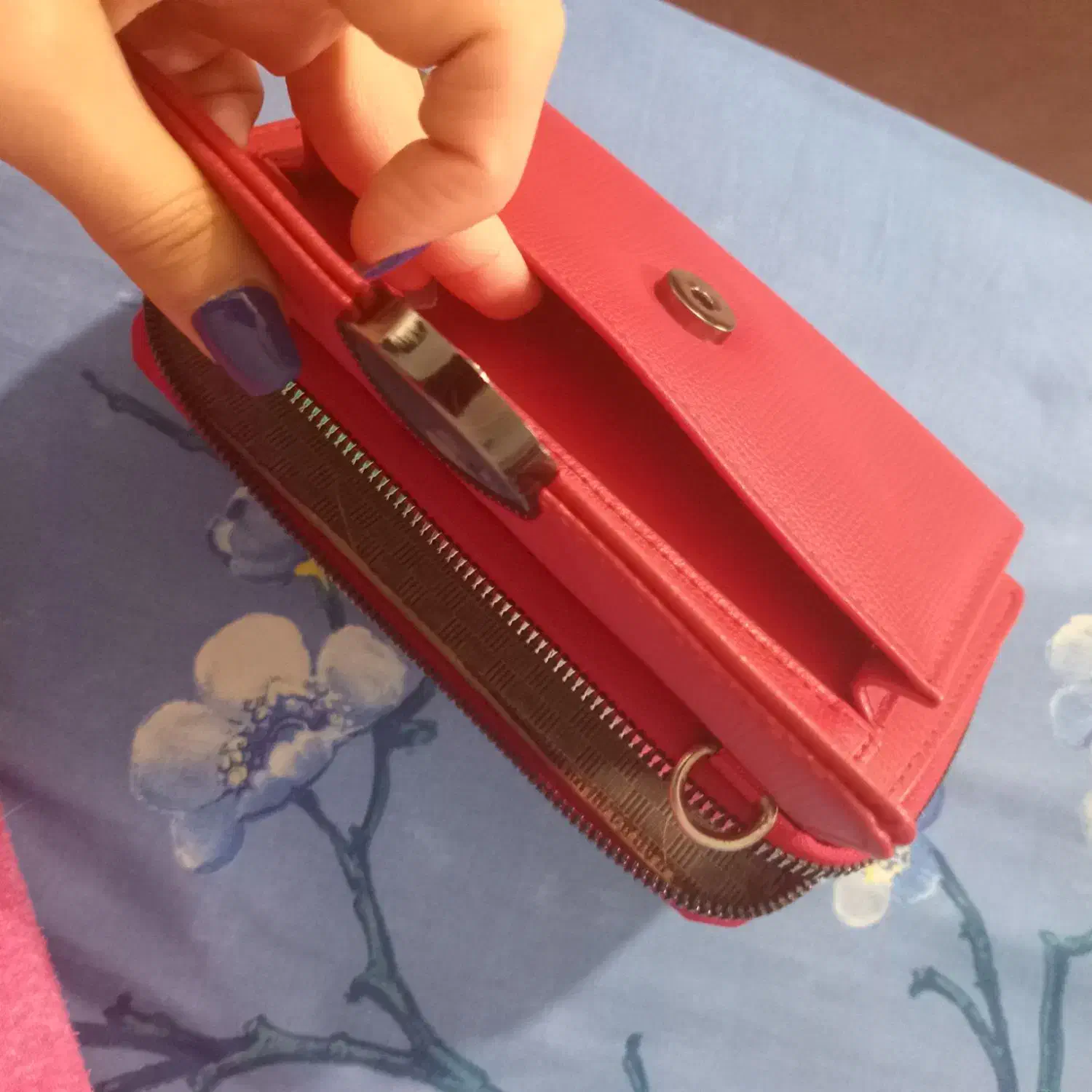 کیف پول|کیف، کفش، کمربند|رشت, حمیدیان|دیوار