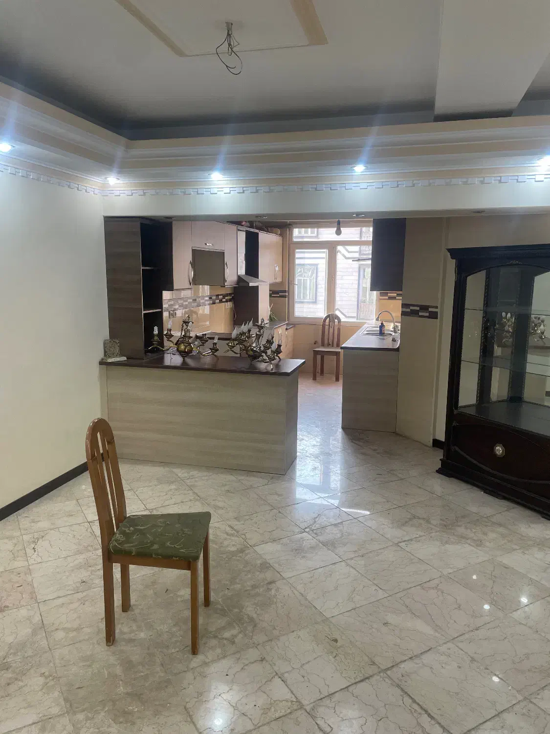 اپارتمان ۸۳ متری رهن اجاره