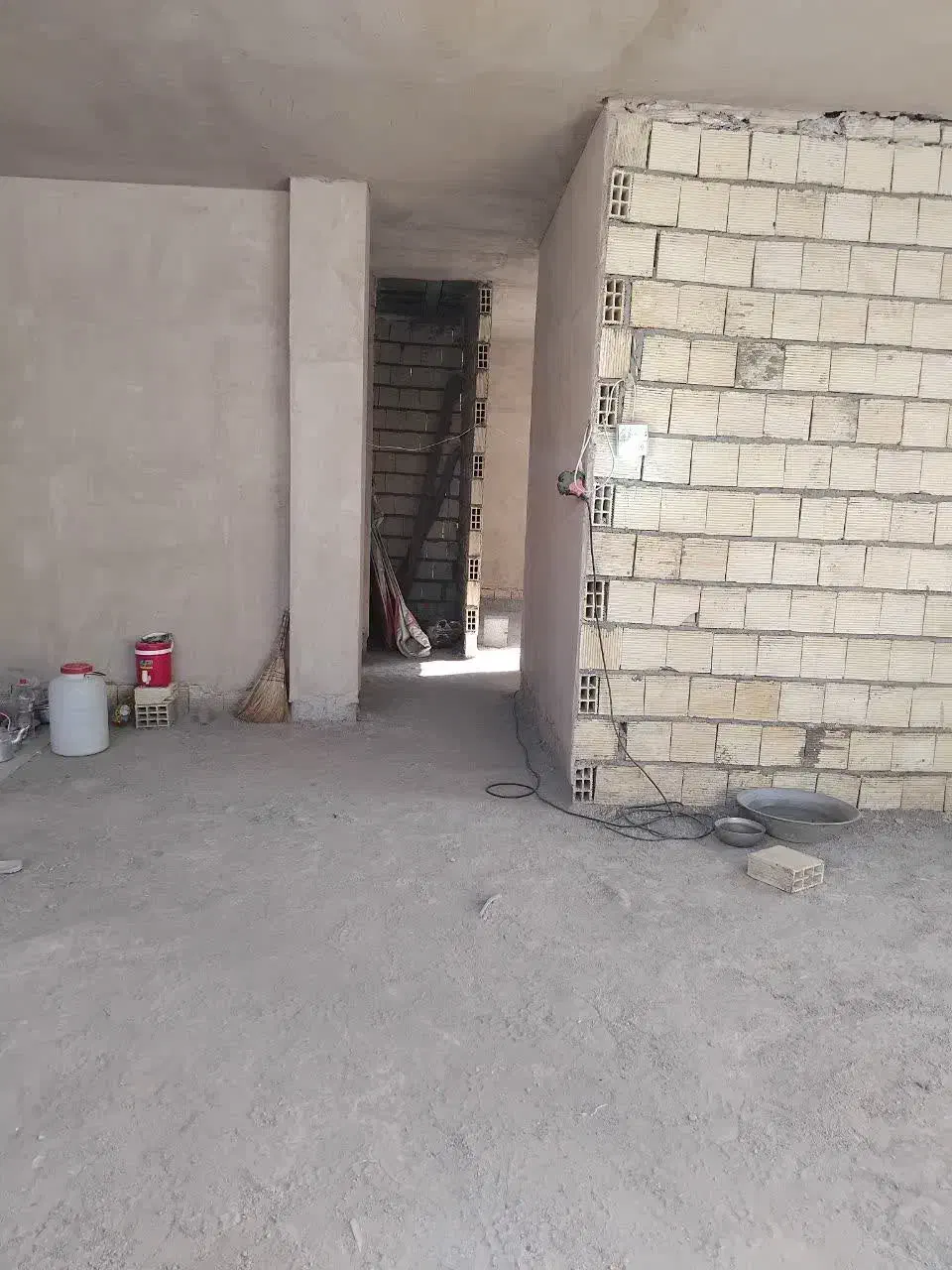 سفت کاری 200متر 2طبقه 2بَر دروازه تهران|فروش خانه و ویلا|اصفهان, دستگرده|دیوار