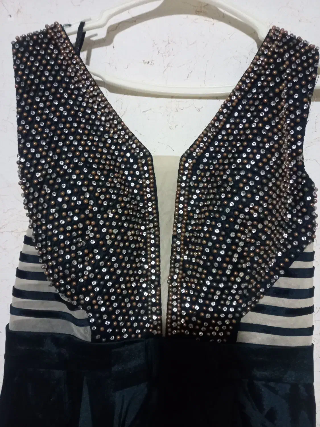 لباس مجلسی|لباس|شیراز, کاراندیش|دیوار