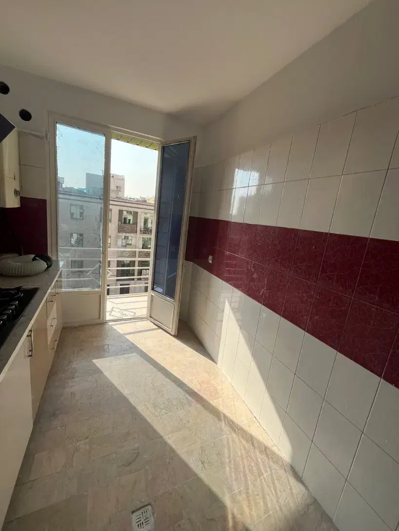 ۵۵ متر/ میدان کمال الملک / تخلیه