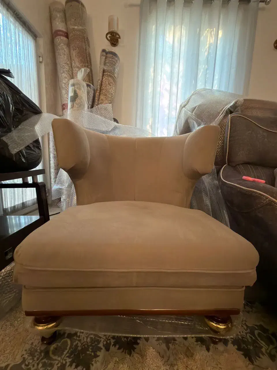 فروش چستر venus و ۲ عدد تک نفره|مبلمان خانگی و میز عسلی|کیش, |دیوار