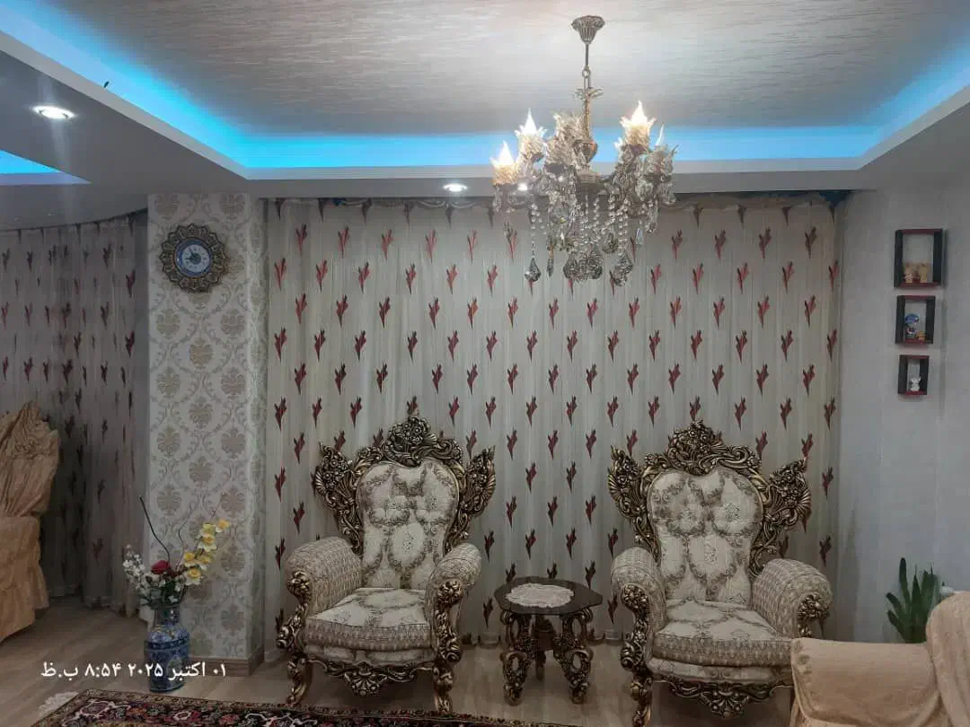 پرده حریر طرحدار بسیار تمیز در حد نو و آماده نصب|پرده، رانر، رومیزی|ورزقان, |دیوار