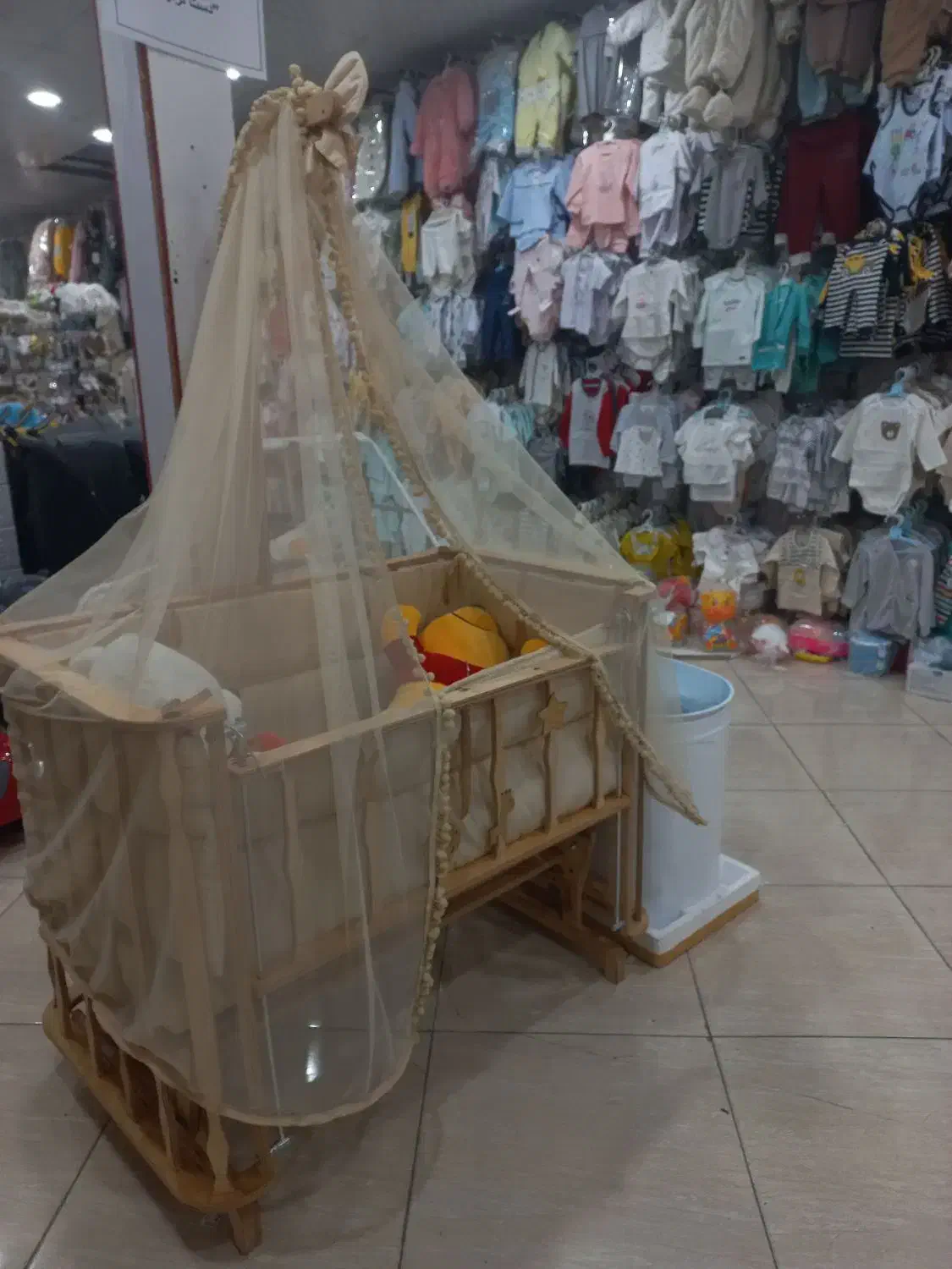 سیسمونی نی نی سا|تخت و صندلی بچه|قم, سراجه (۱۵ خرداد)|دیوار