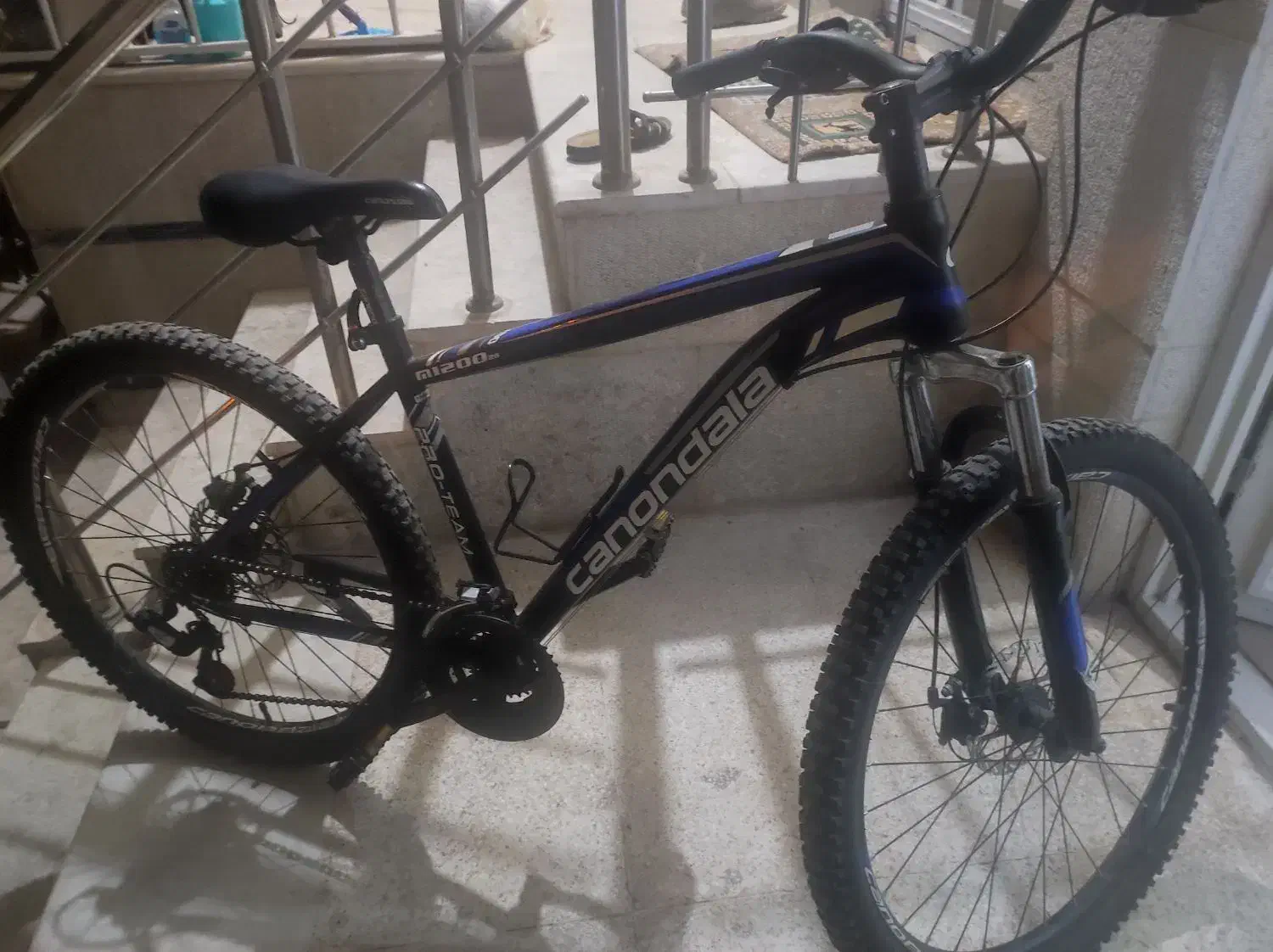 دوچرخه|دوچرخه، اسکیت، اسکوتر|صدرا-فارس, فاز ۱|دیوار