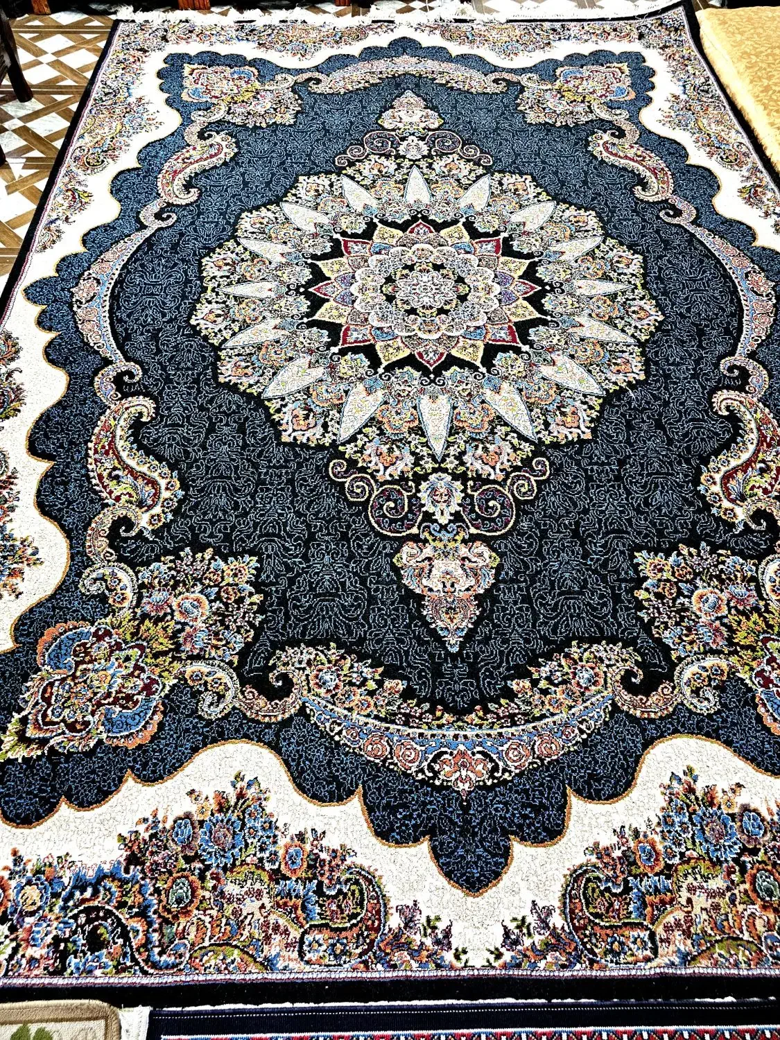 فرش ۹متری آستانه اشرفیه|فرش|رشت, توشیبا|دیوار