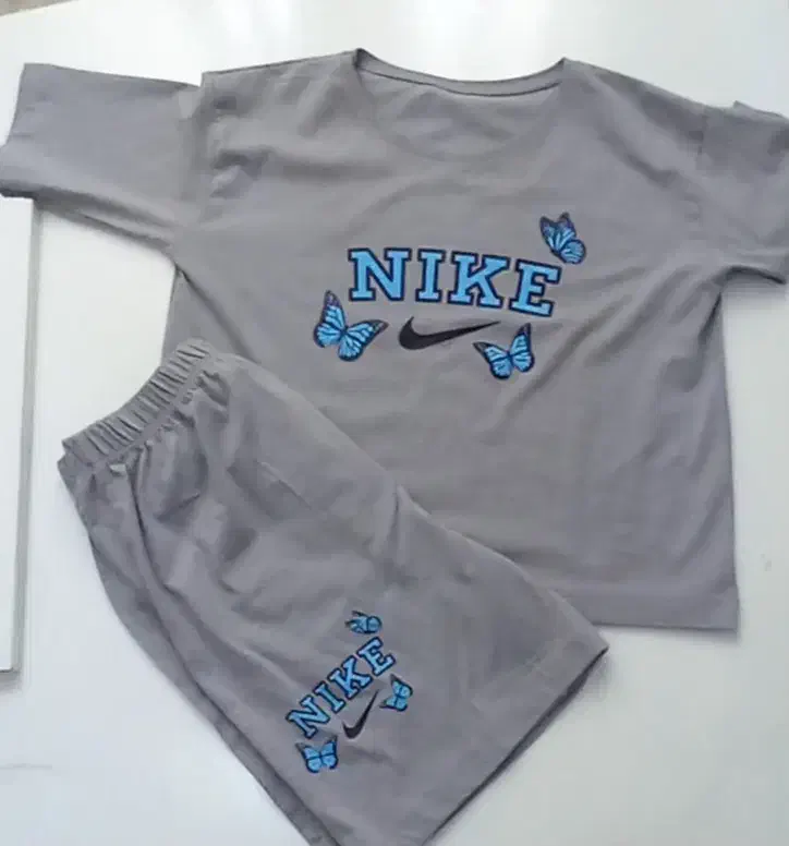 لباس|لباس|بروجرد, |دیوار