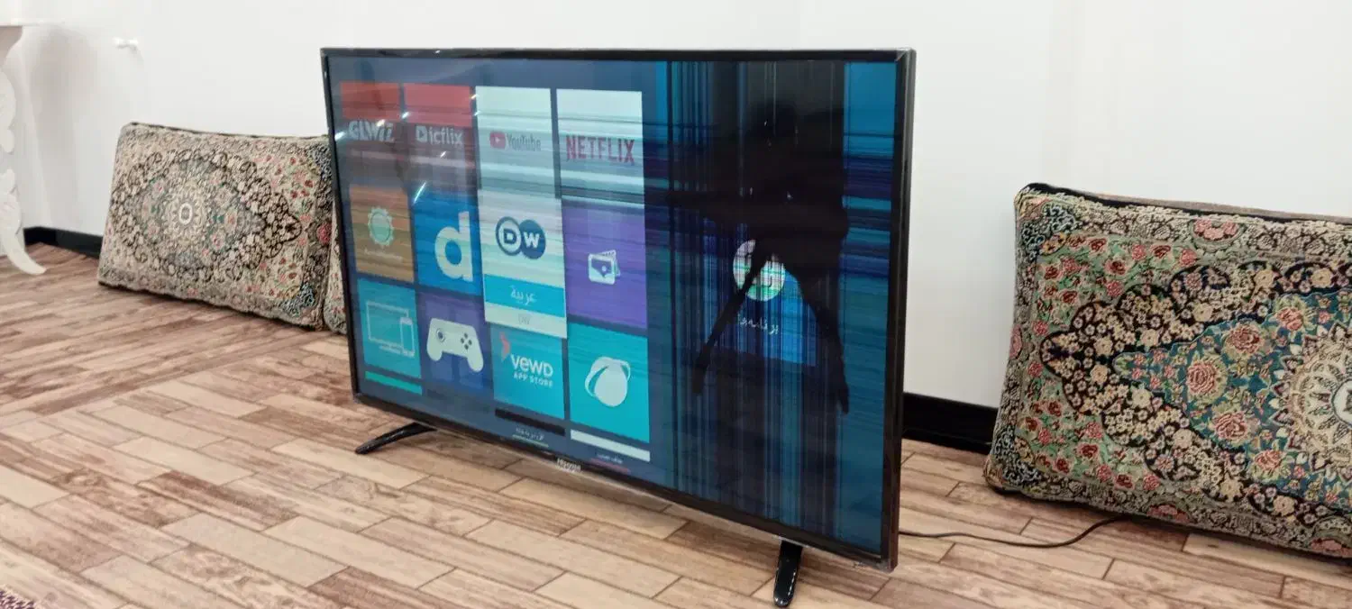 تلوزیون 49اینچ هایسنس اسمارت و محافظ صفحه49اینچ|تلویزیون و پروژکتور|فرمهین, |دیوار