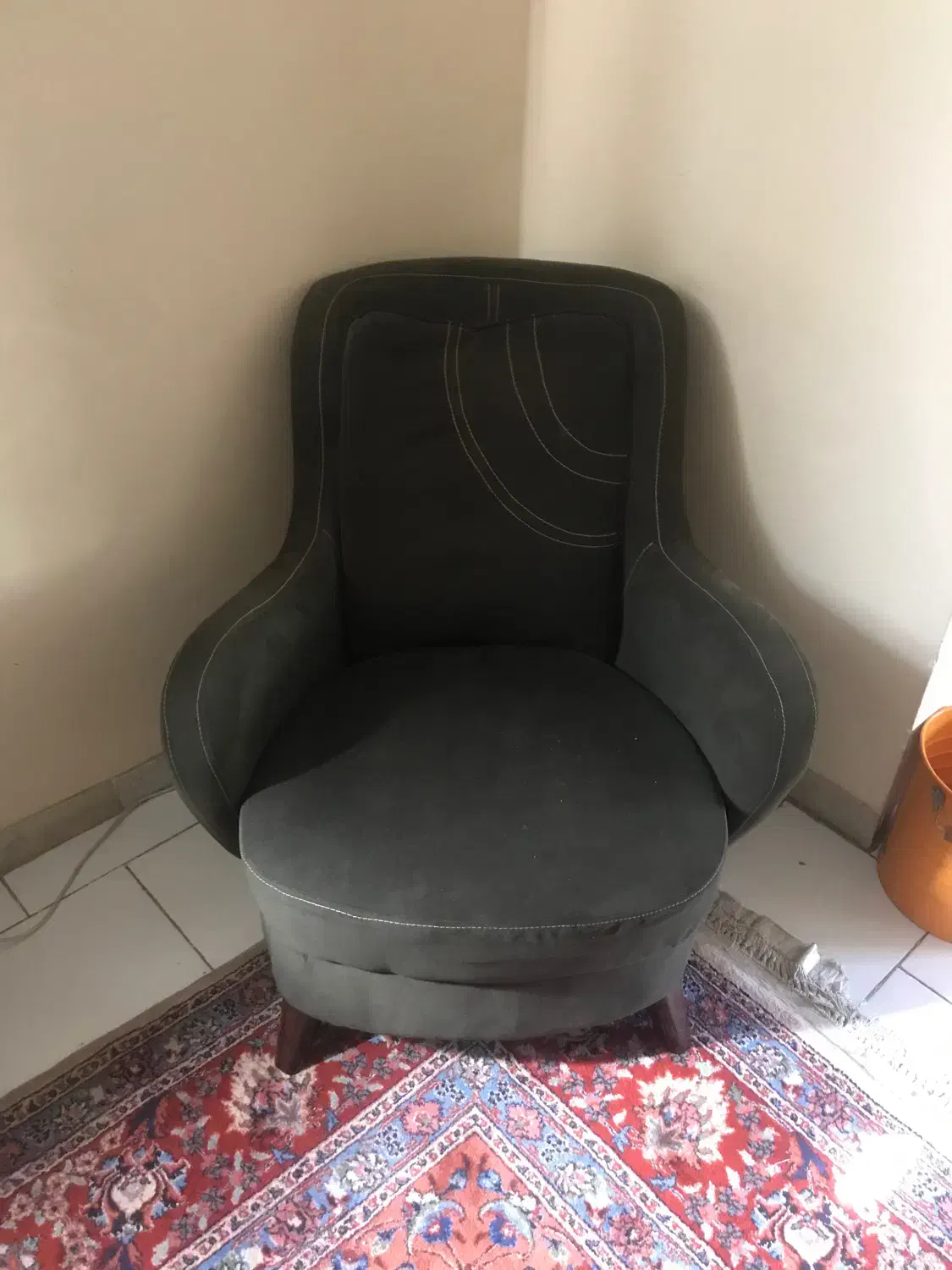 مبل هفت نفره|مبلمان خانگی و میز عسلی|شیراز, میرزاکوچک خان|دیوار