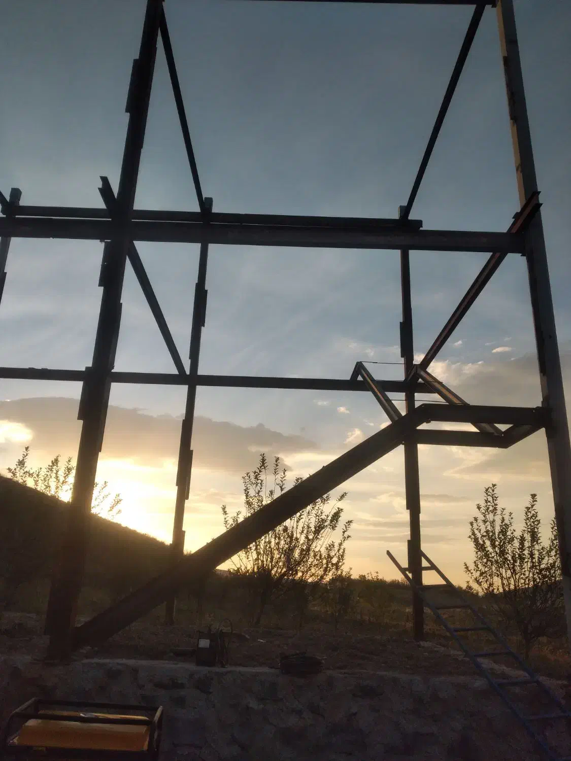 جوشکاری اجرای  اسکلت بندی و شیروانی|خدمات پیشه و مهارت|اهر, |دیوار