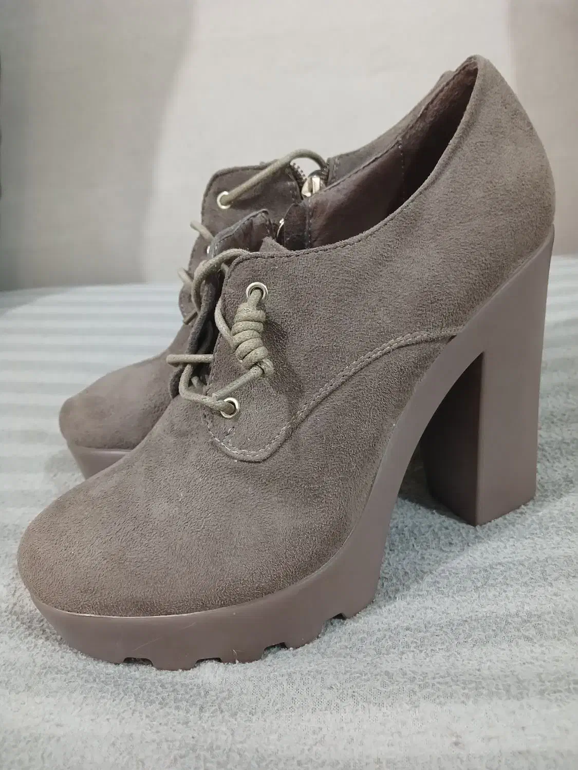 کفش مخمل شکلاتی پاشنه بلند مجلسی باکیفیت ۳۷ خارجی|کیف، کفش، کمربند|مرودشت, فرهنگ|دیوار