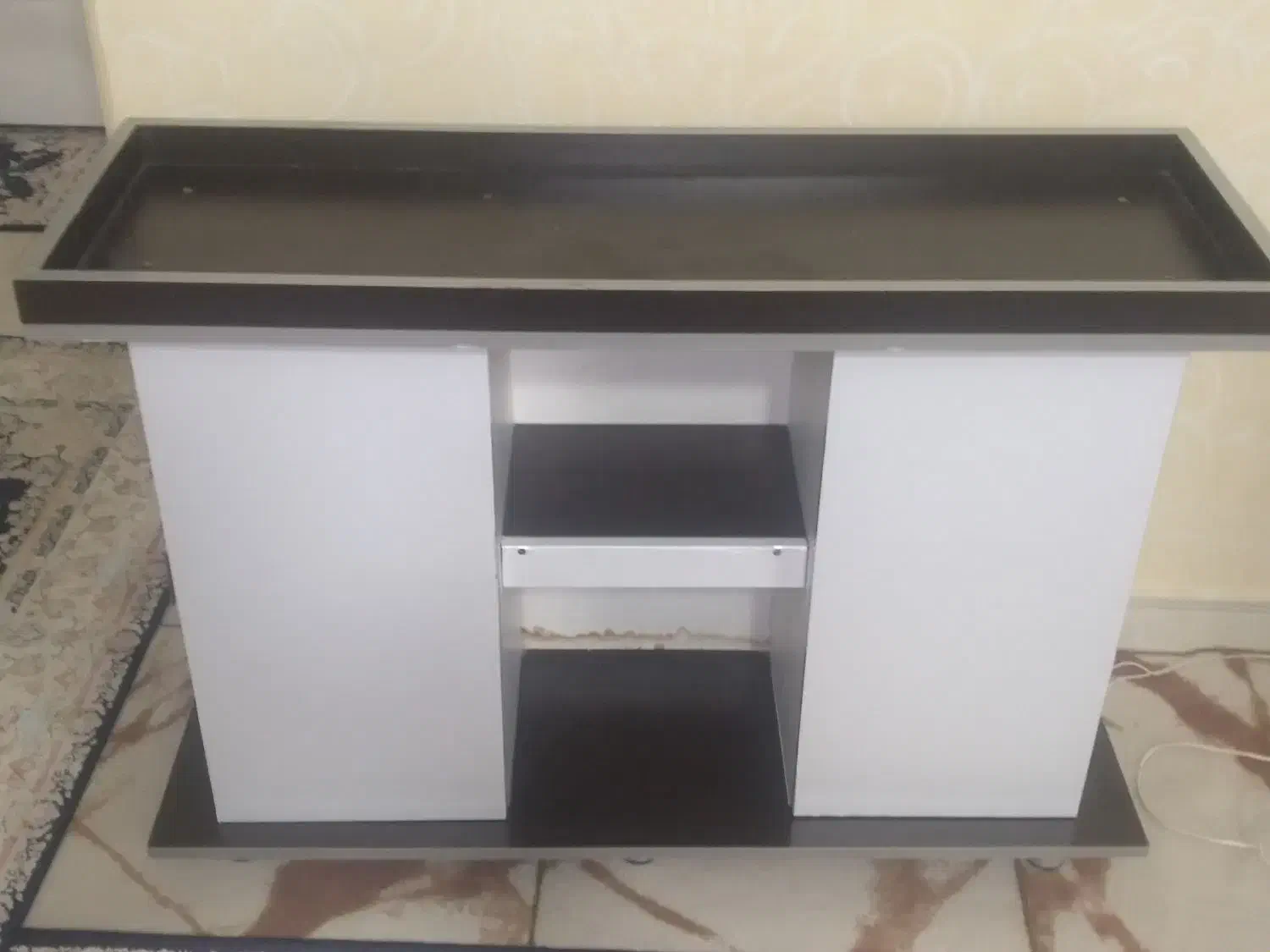 اکواریوم بزرگ همراه با میز|ماهی|خاوران, |دیوار