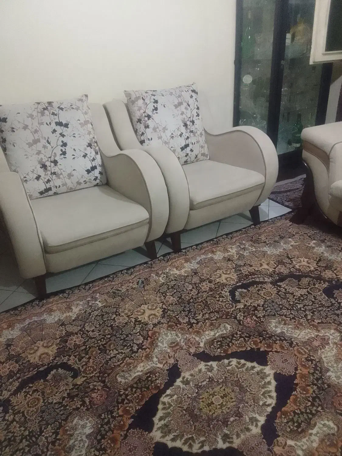 مبل راحتی ۴نفره|مبلمان خانگی و میز عسلی|تهران, امام خمینی|دیوار